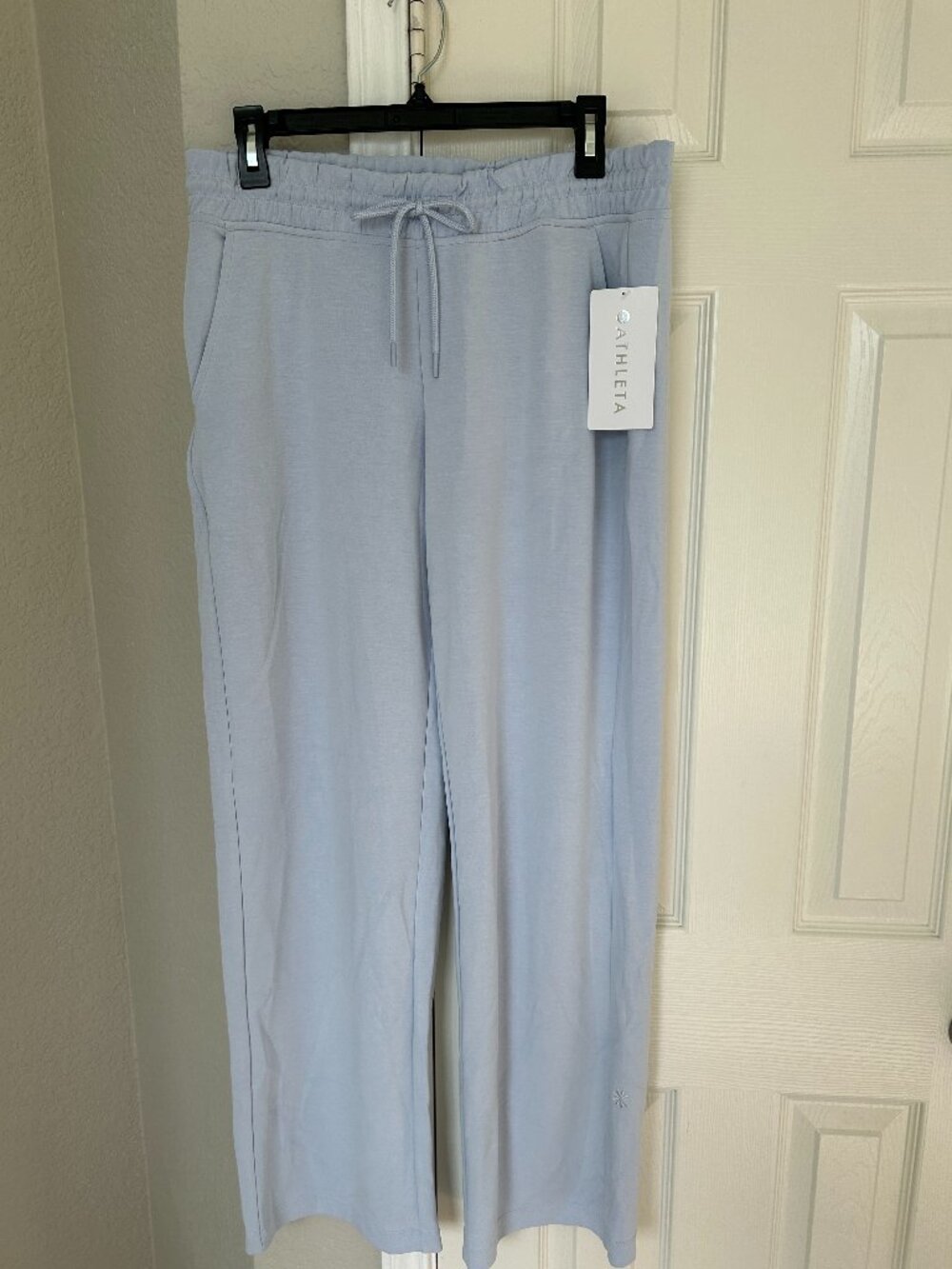Athleta Seasoft Straight Pant - Light Blue - Size Medium - NWT